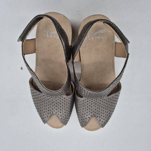 Dansko Teagan Laser Cut Leather Heeled Sandals Women's Size 40 Gray Metallic 384 - Picture 8 of 10